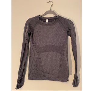 Athleta Momentum Top in Charcol Grey